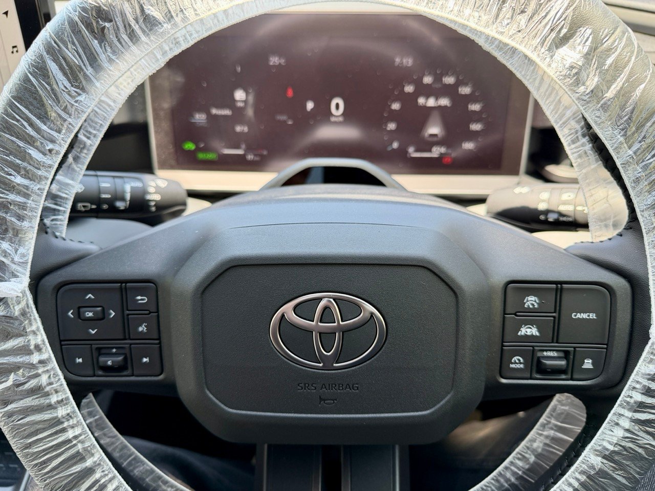 
								TOYOTA RAV 4 full									