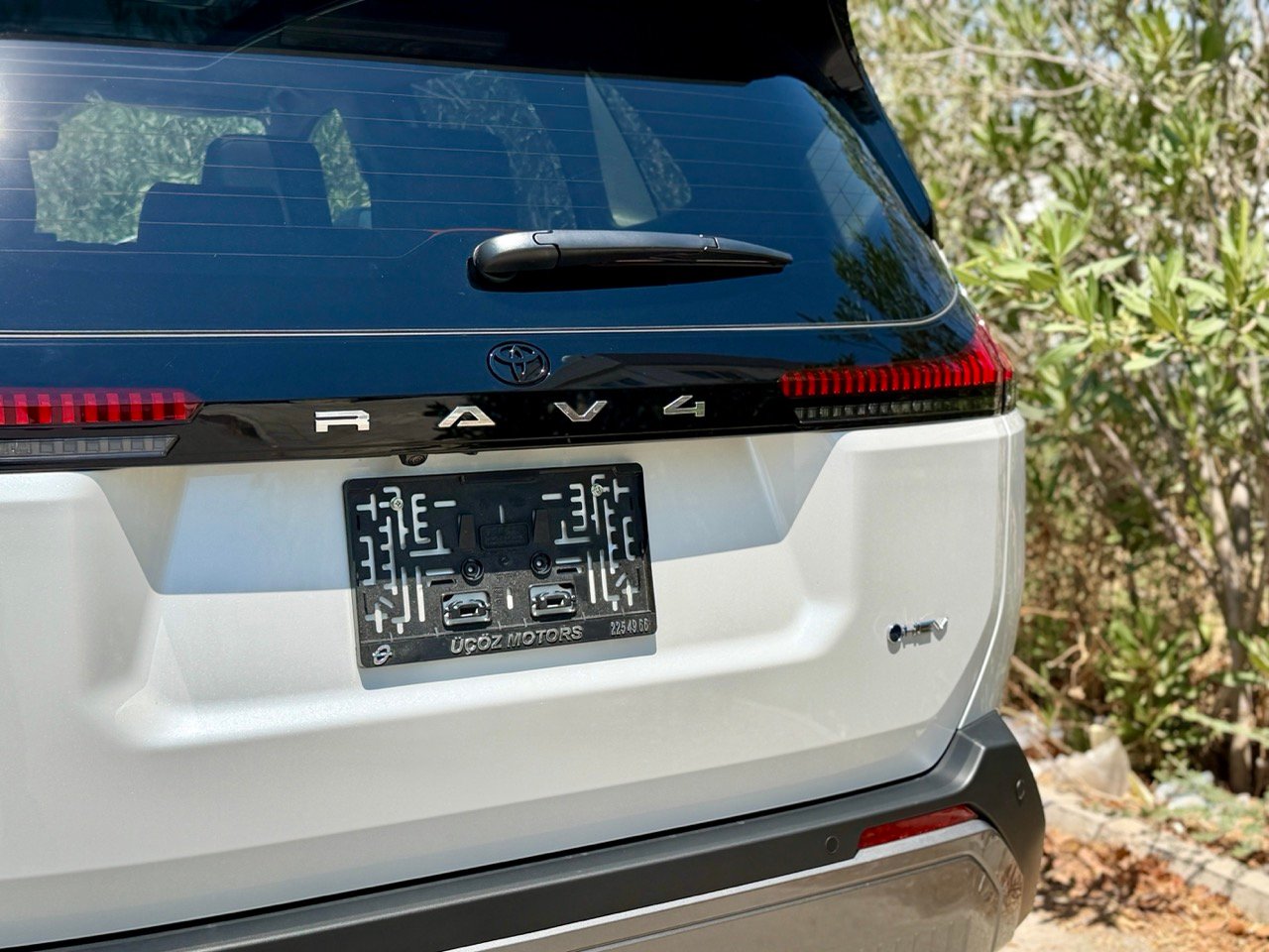 
								TOYOTA RAV 4 full									
