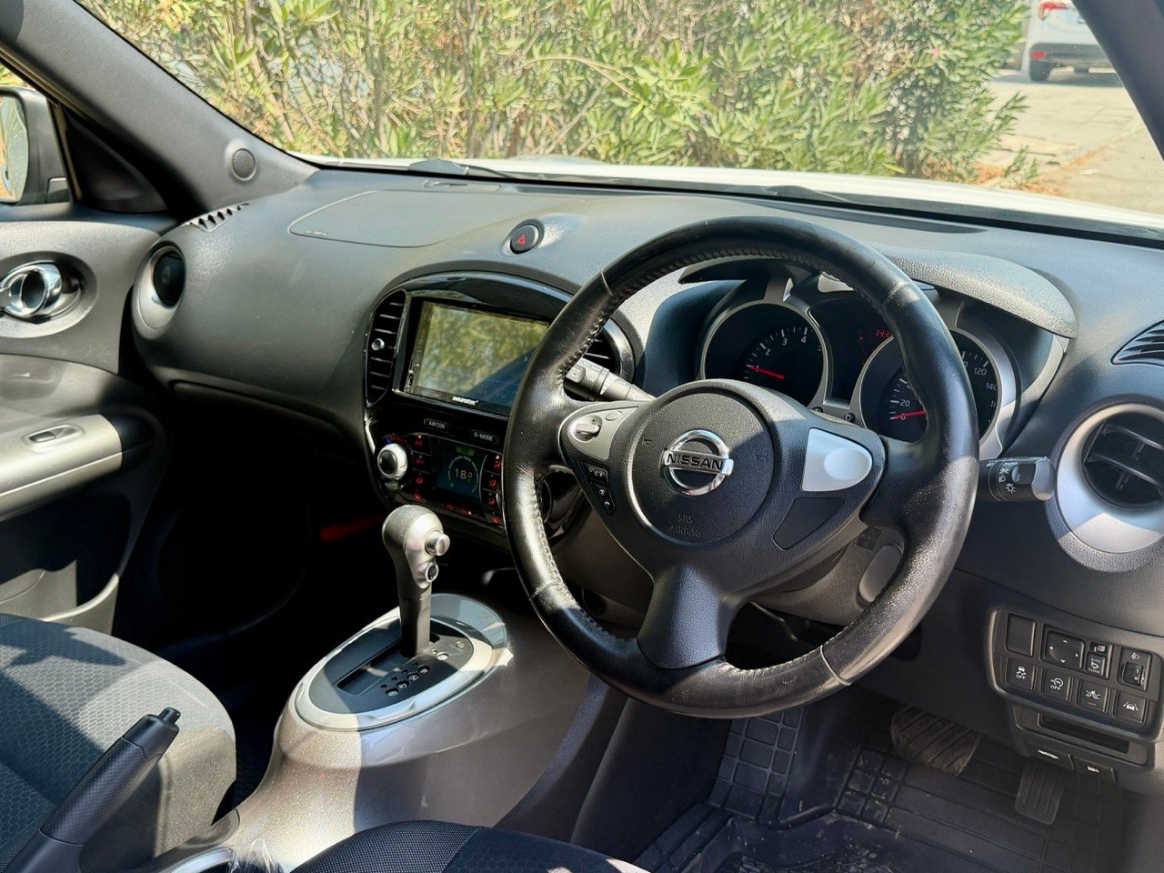 
								NISSAN JUKE full									