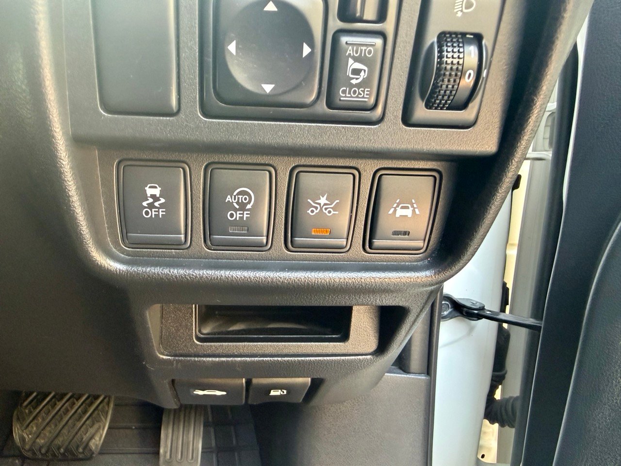 
								NISSAN JUKE full									