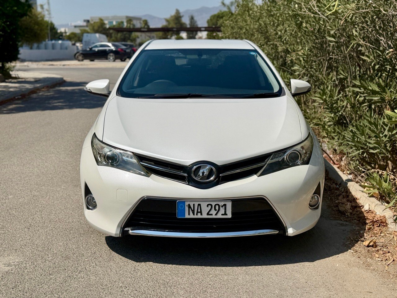 
								Toyota Auris full									