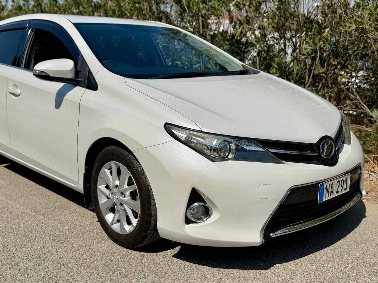 
								Toyota Auris full									
