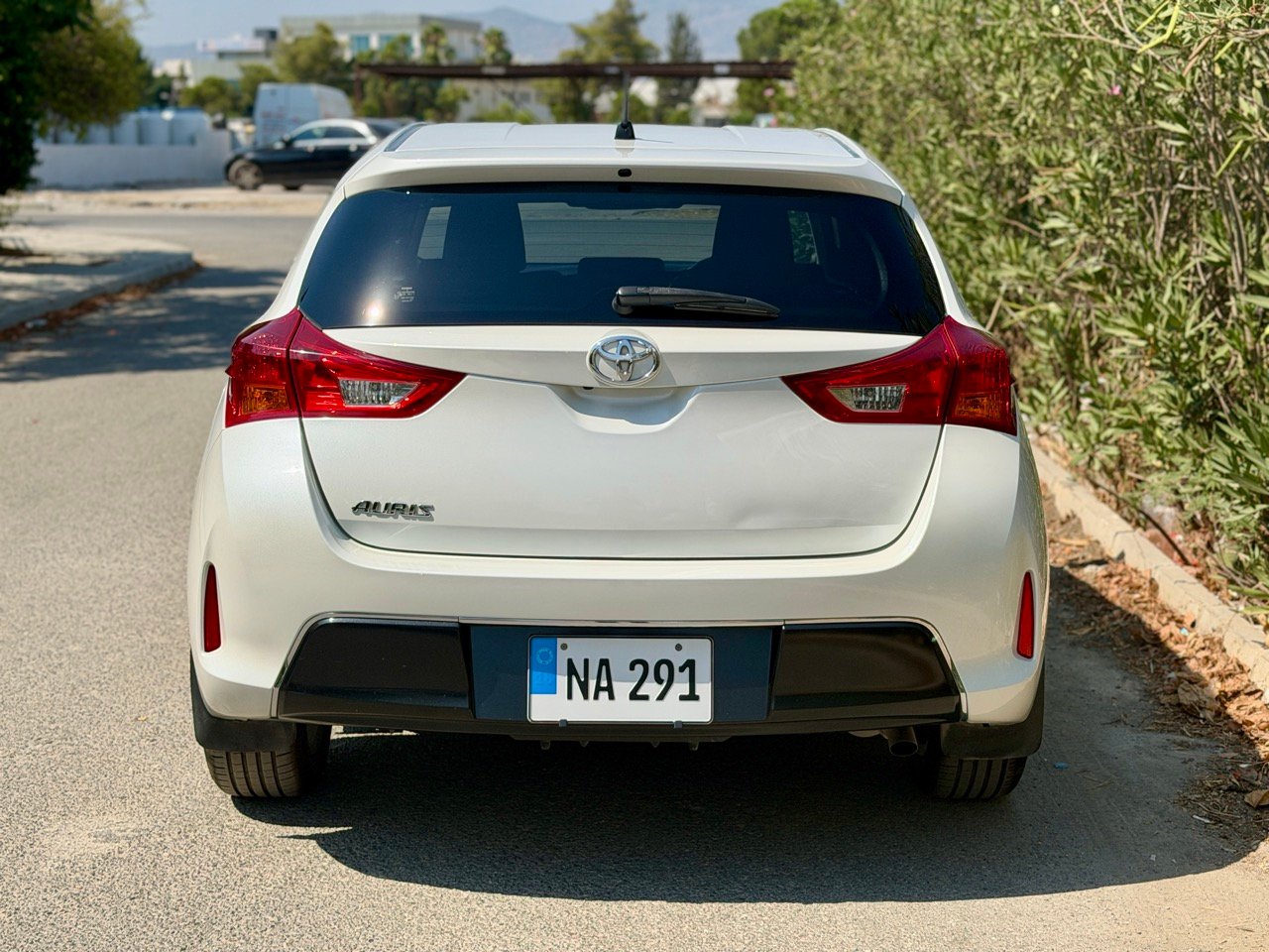 
								Toyota Auris full									