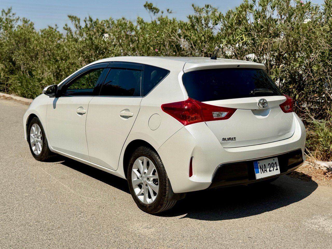 
								Toyota Auris full									