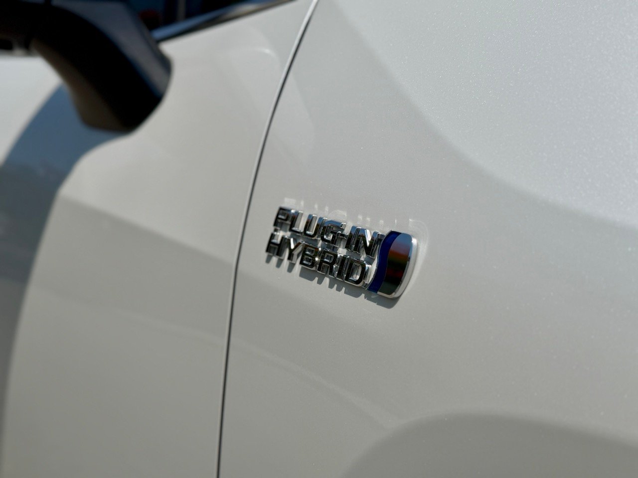 
								TOYOTA RAV4 PLUG IN HYBIRD full									