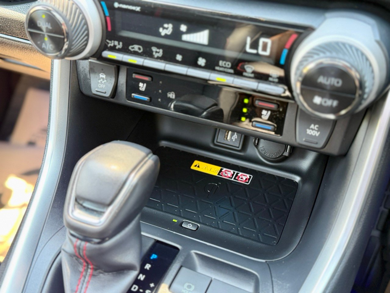 
								TOYOTA RAV4 PLUG IN HYBIRD full									