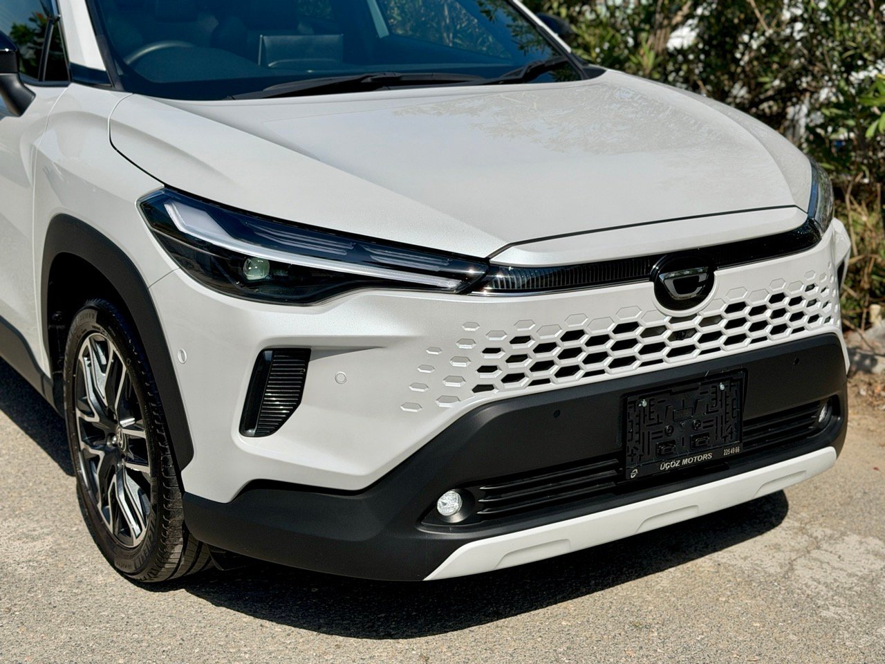 
Toyota Corolla Cross Hibrit full									