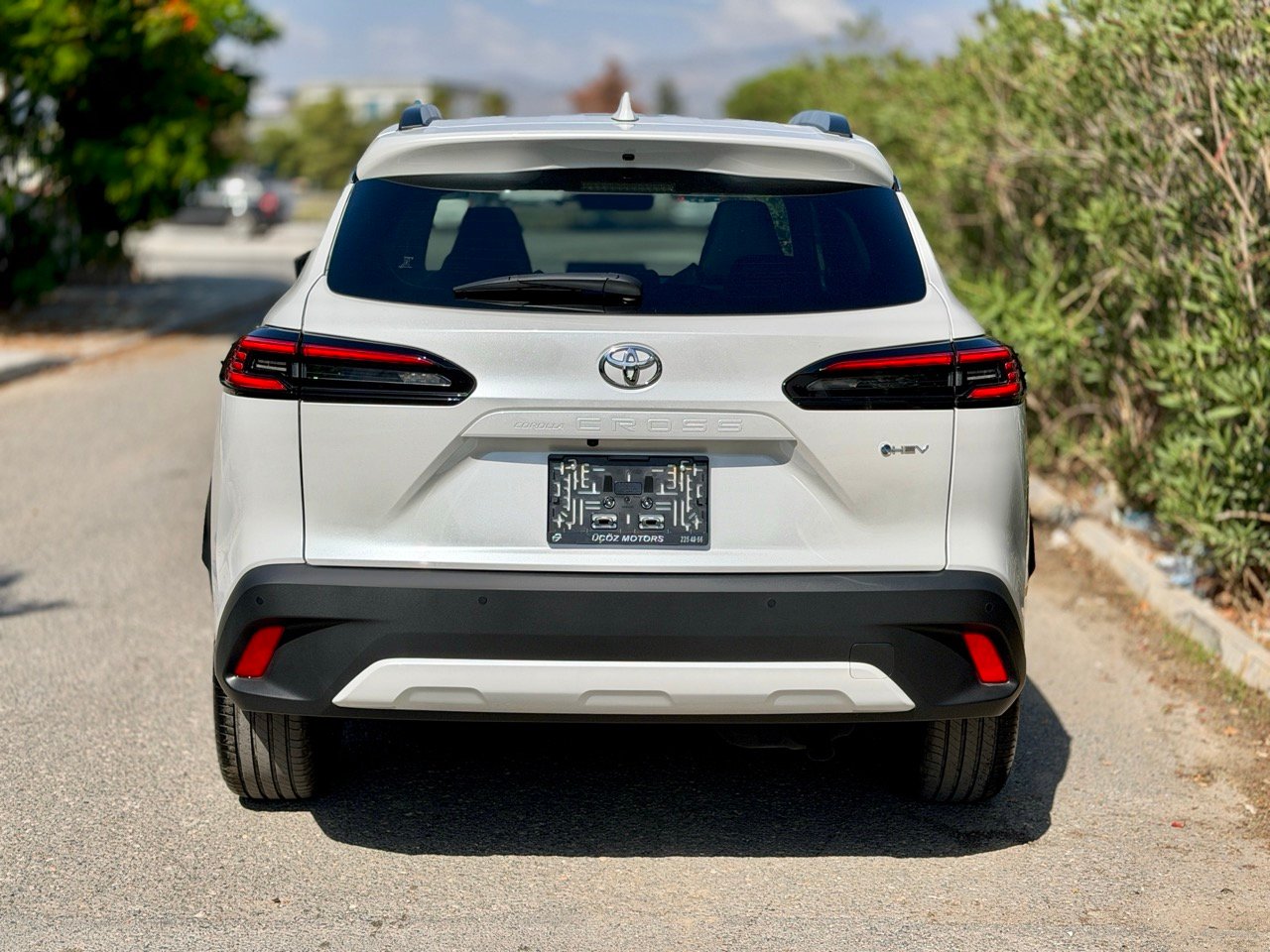 
Toyota Corolla Cross Hibrit full									