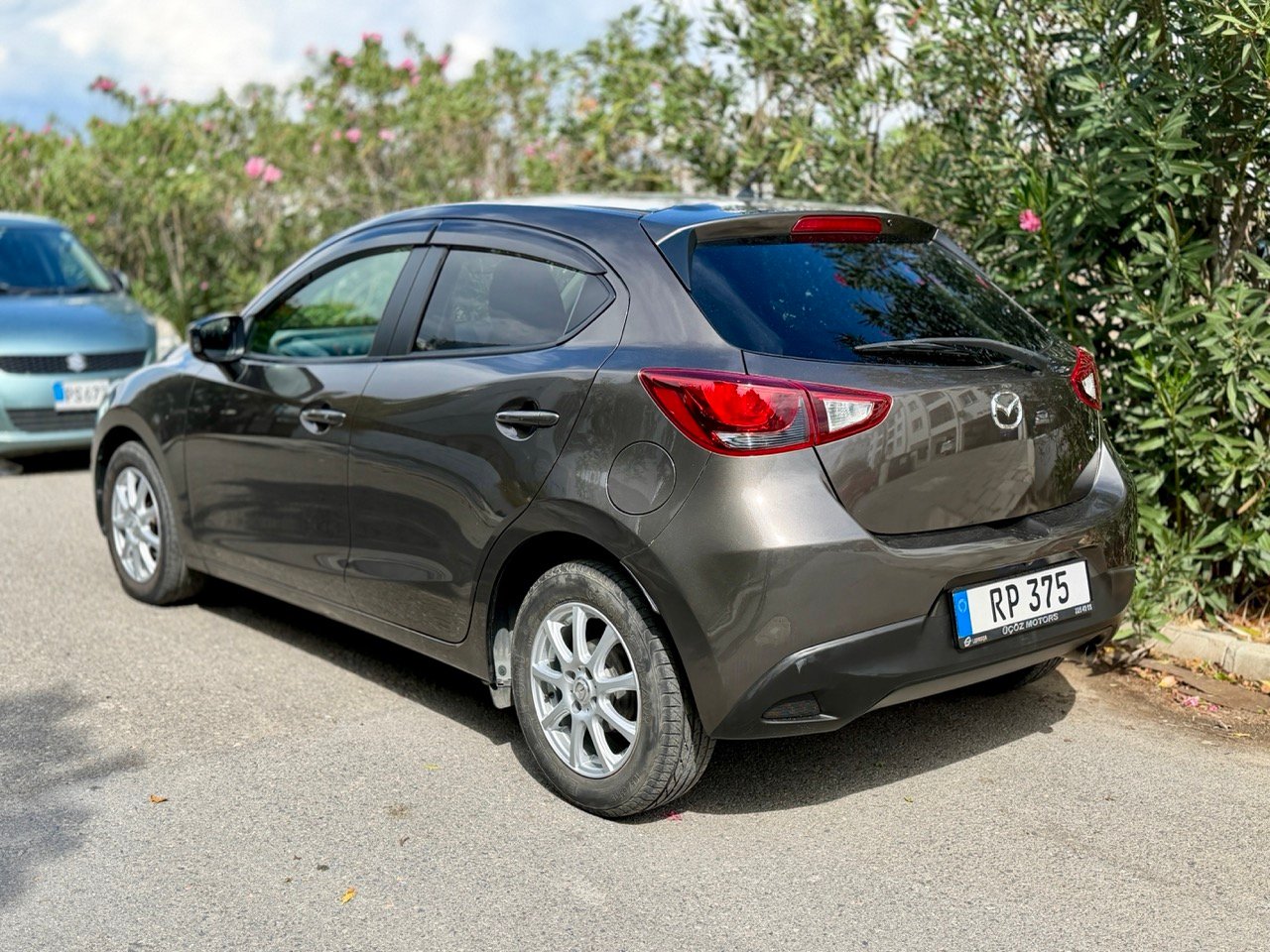 
Mazda Demio full									