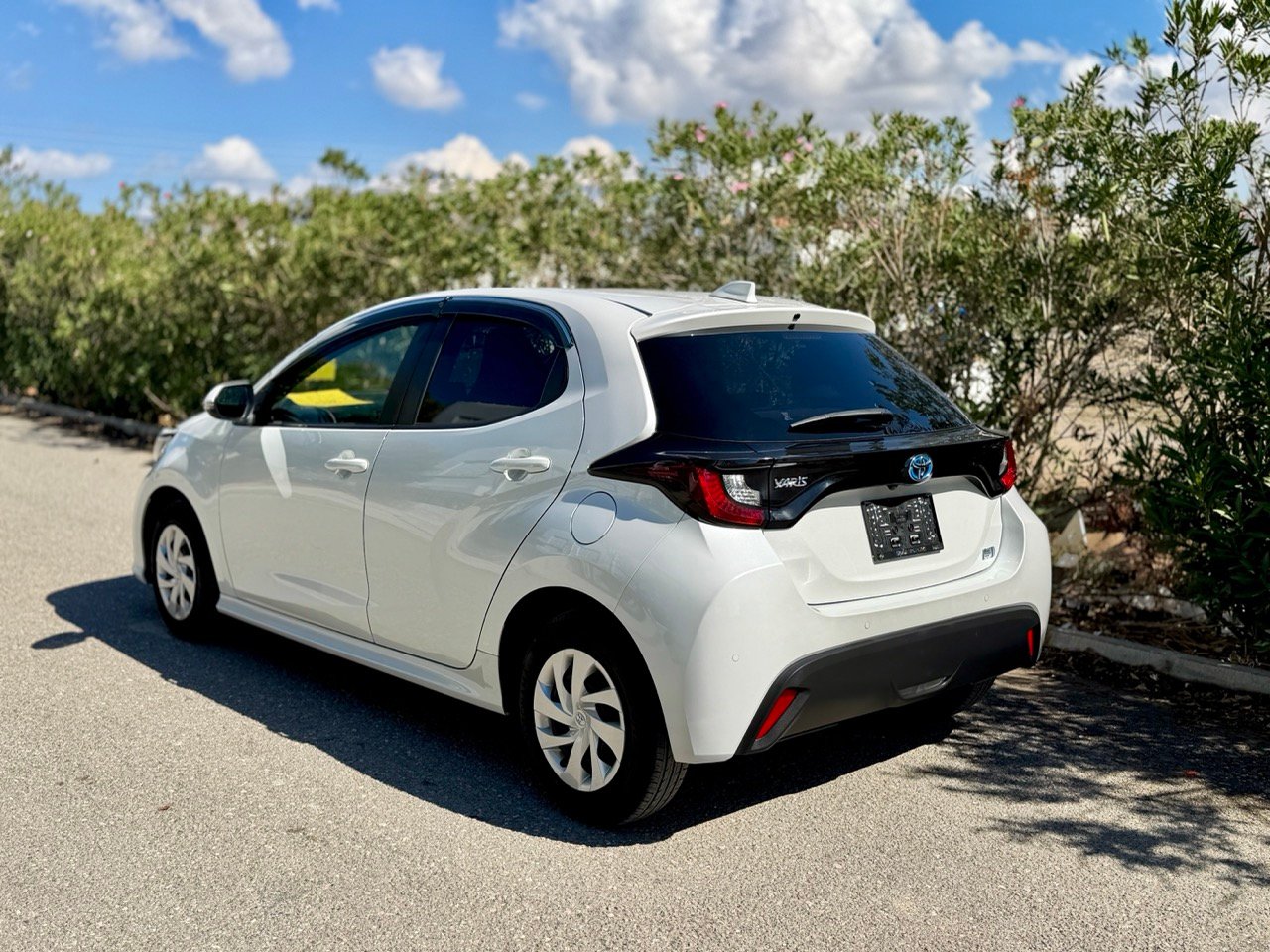 
TOYOTA YARIS HIBRIT full									