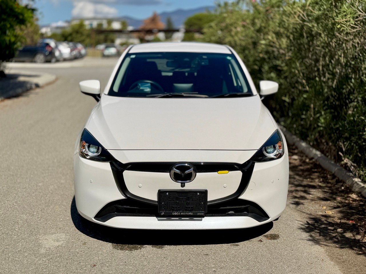 
Mazda 2 full									