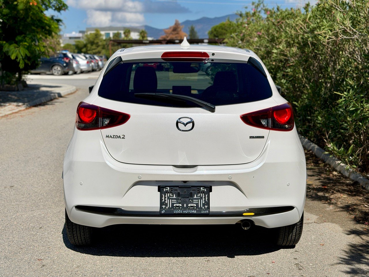
Mazda 2 full									