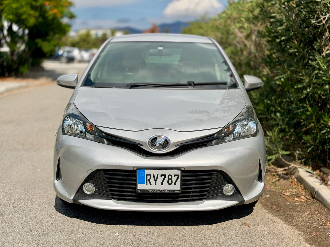 
TOYOTA VITZ full									