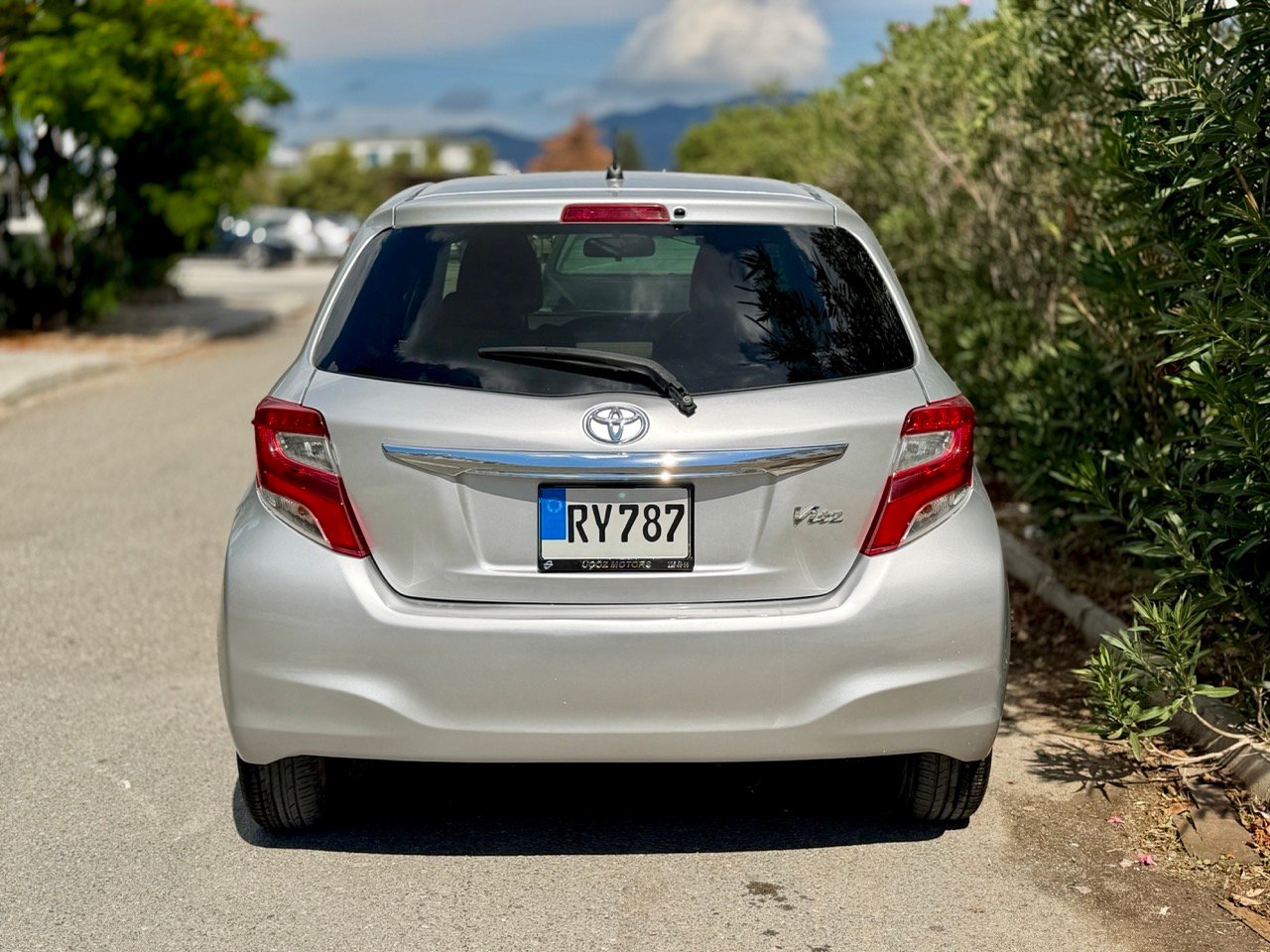 
TOYOTA VITZ full									