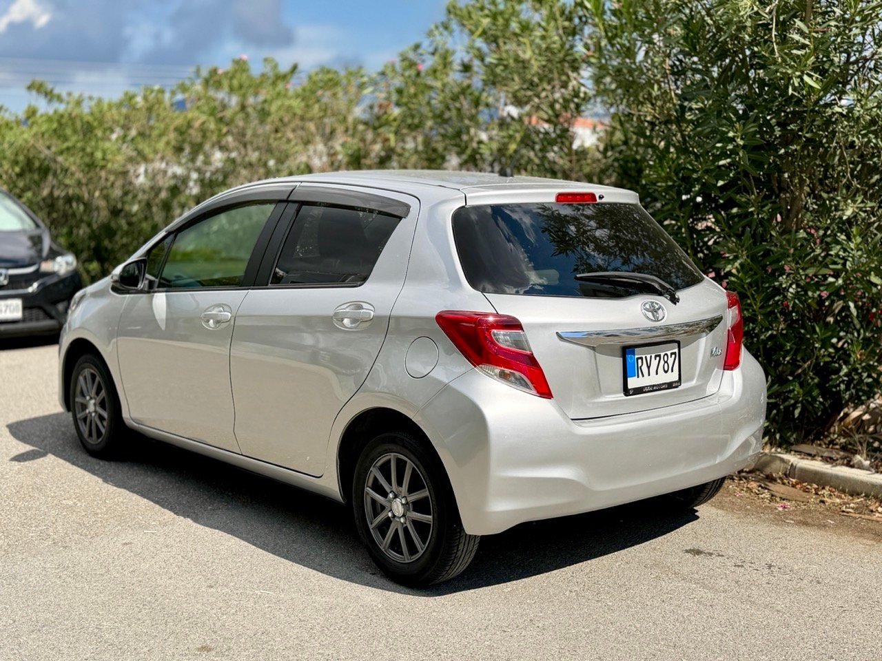 
TOYOTA VITZ full									
