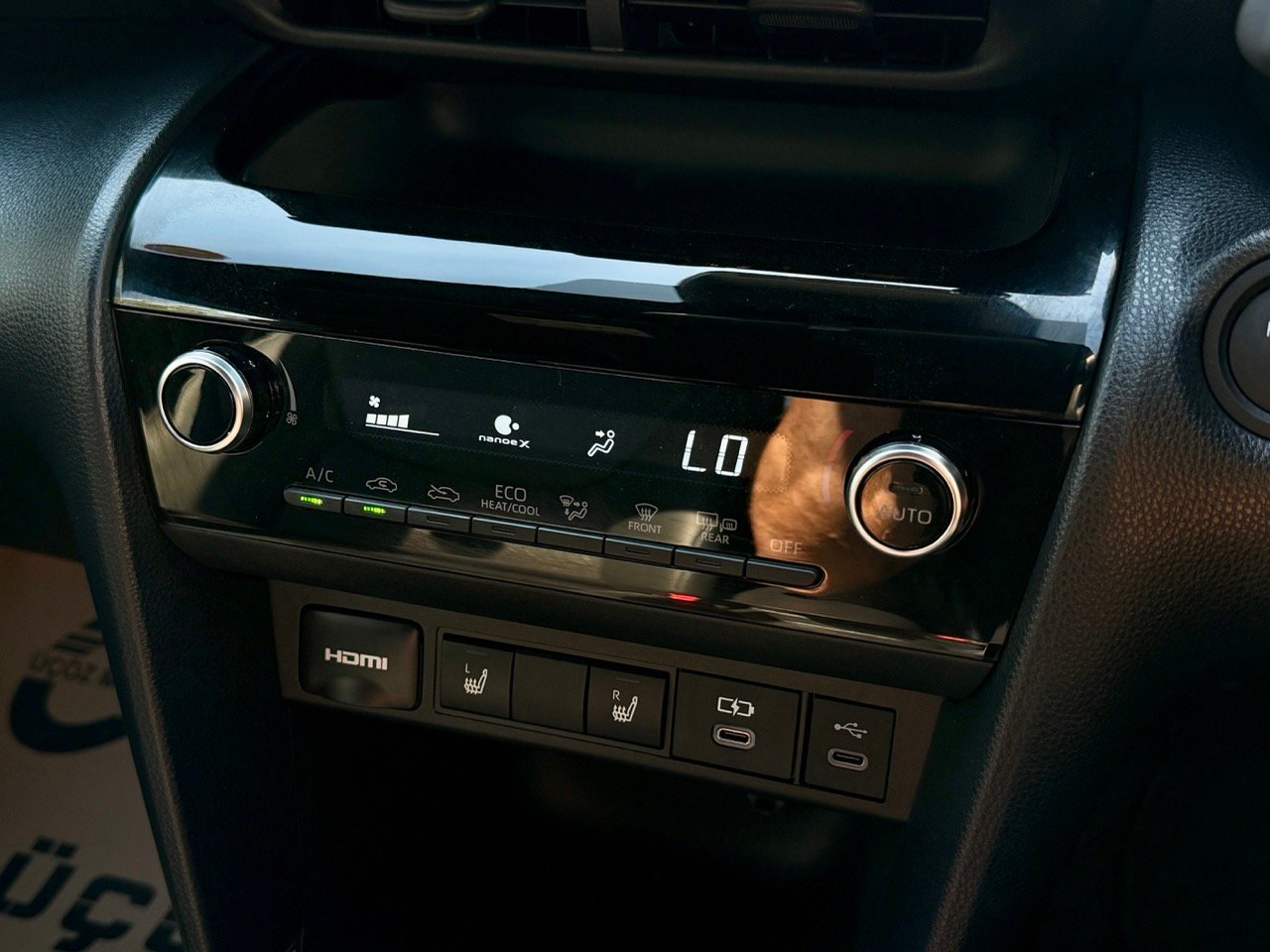 
Toyota Yaris cross full									