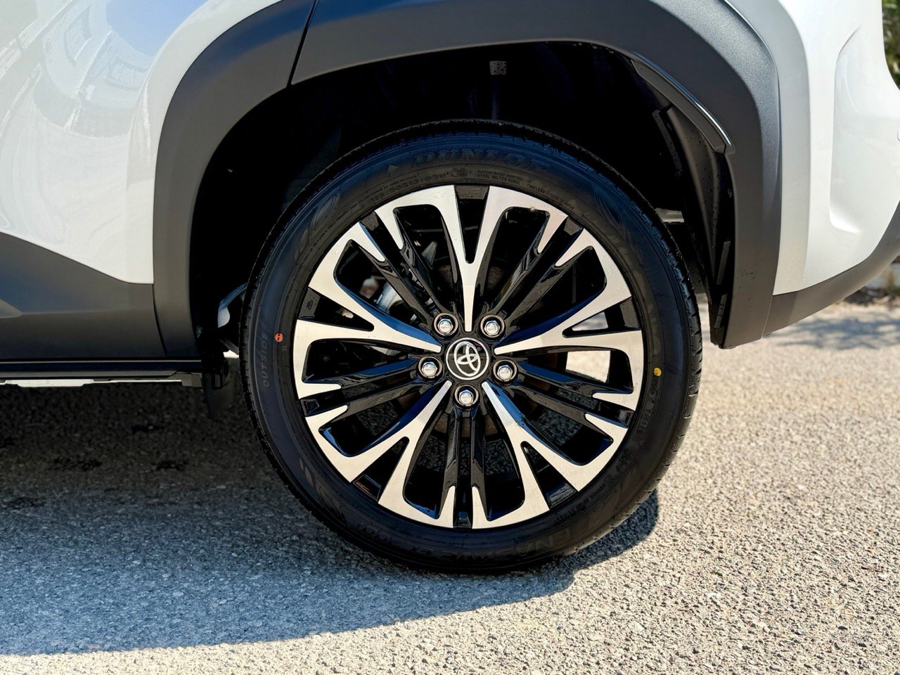 
Toyota Yaris cross full									